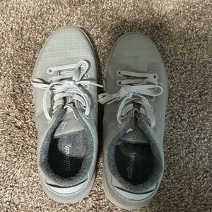 Allbirds gray tennis shoes, wool tree runners